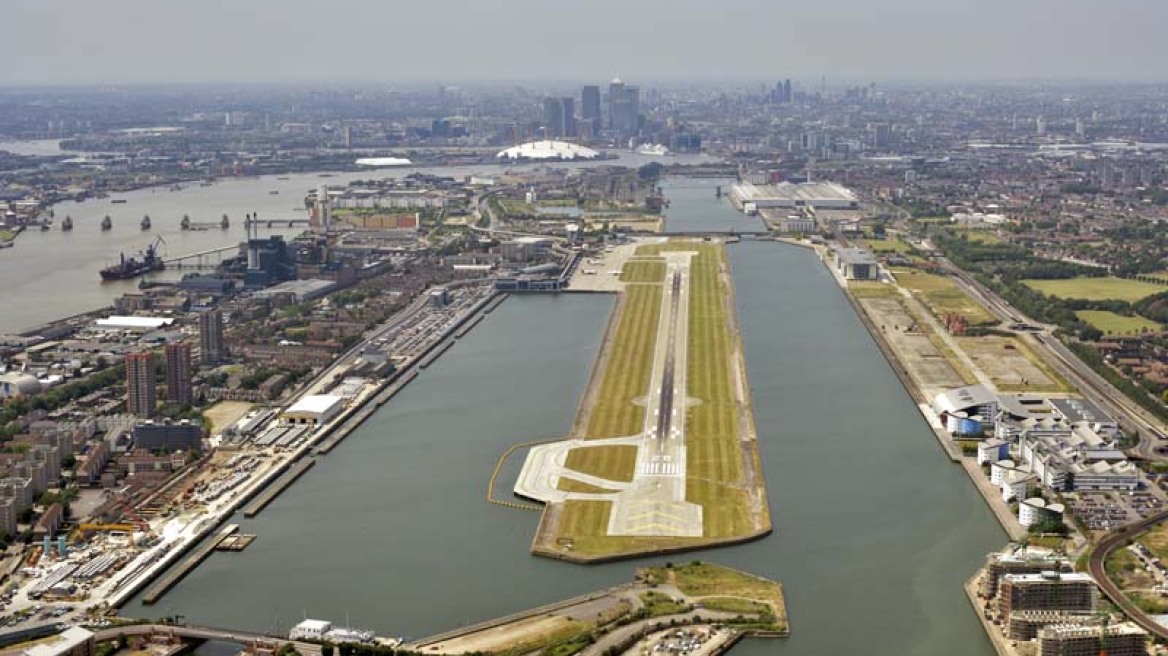 Κορωνοϊός - Βρετανία: Κλείνει ως τα τέλη Απριλίου το αεροδρόμιο City του Λονδίνου