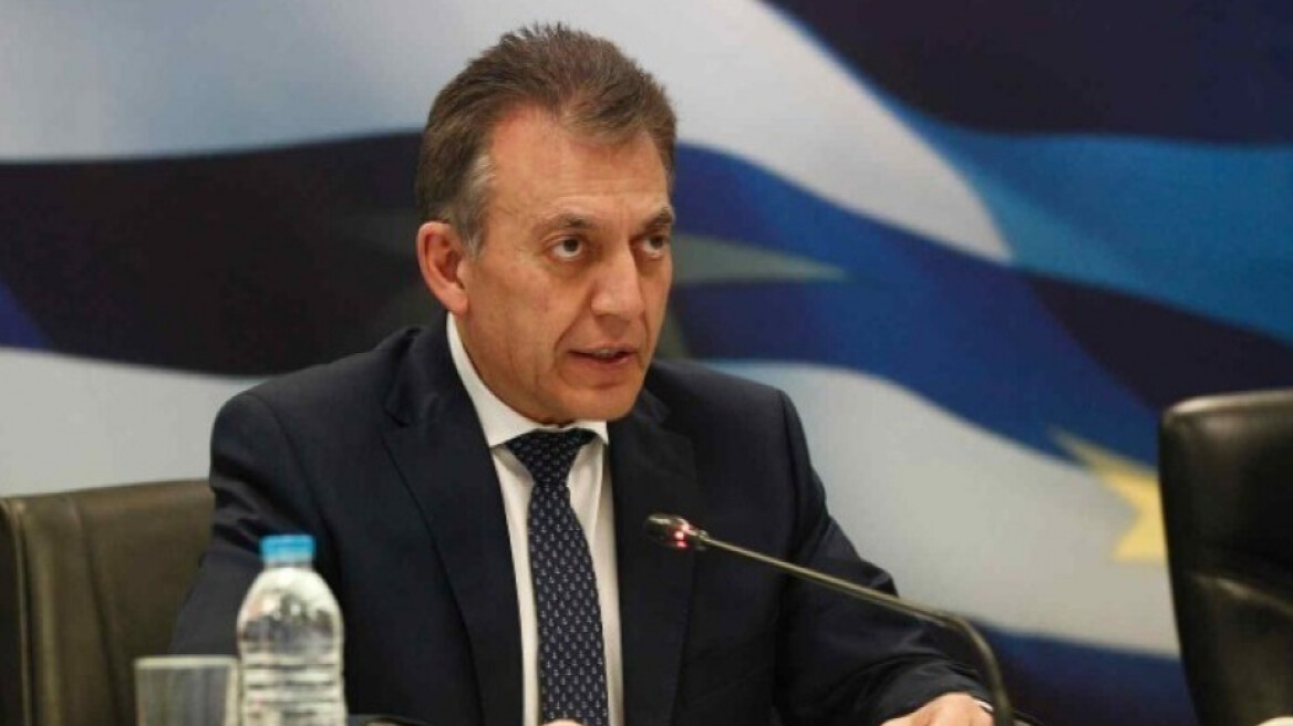 Κορωνοϊός - Εκ περιτροπής εργασία: Προσωρινό, αναγκαίο και επείγον το μέτρο, επισημαίνει ο Βρούτσης