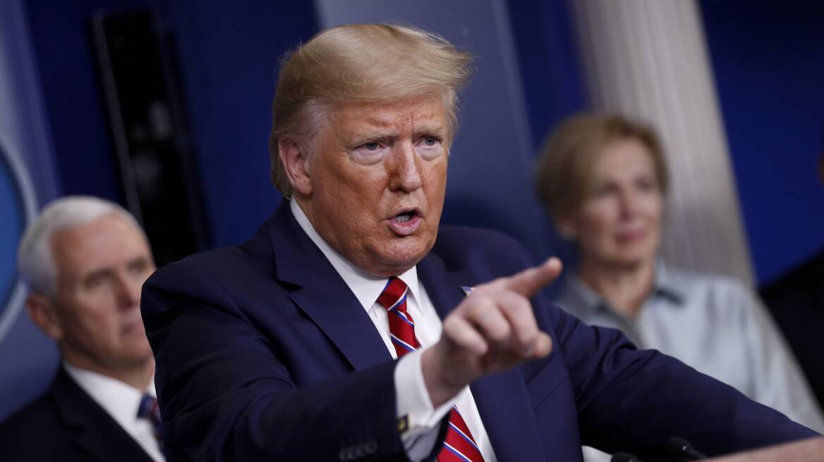 Κορωνοϊός - ΗΠΑ: Ο Τραμπ «επιτάσσει» τη General Motors για αναπνευστήρες και την κατηγορεί για «χασομέρι»