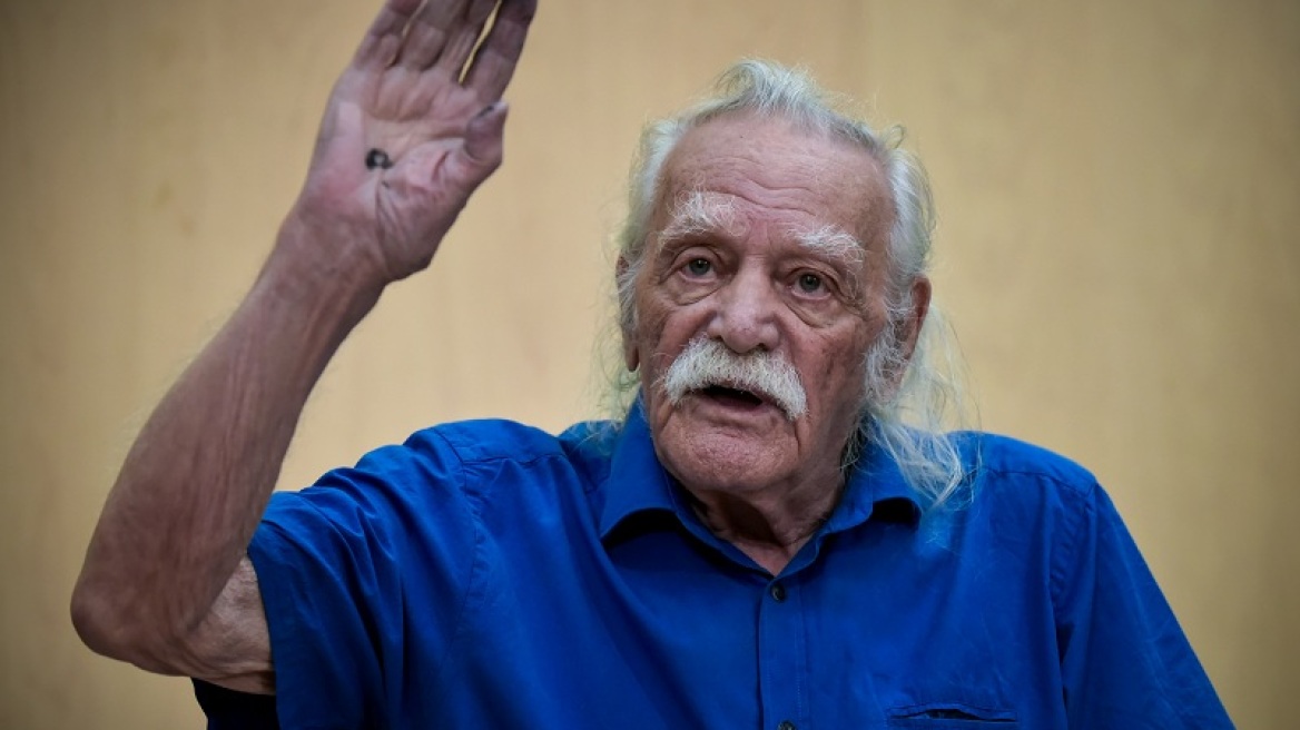 Μανώλης Γλέζος: Ο Σύλλογος Απειράνθου Νάξου τον αποχαιρετά με ένα ποίημα