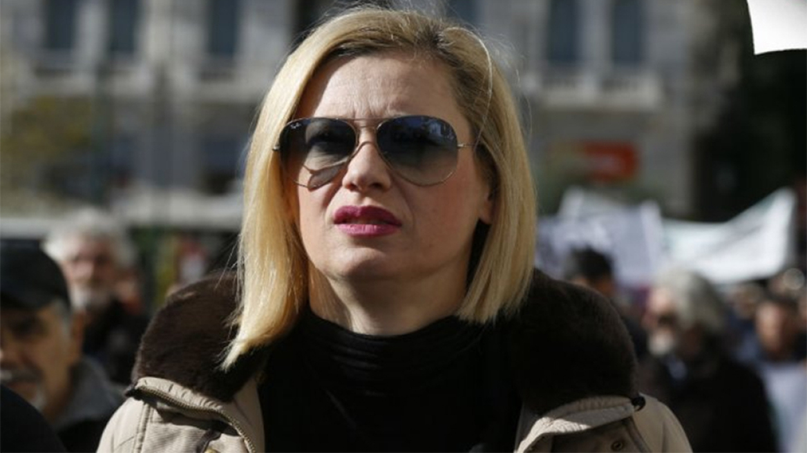 Παραλήρημα της Ραχήλ Μακρή: «Ο κορονοϊός είναι μούφα, εγώ θα κοινωνήσω κανονικά»