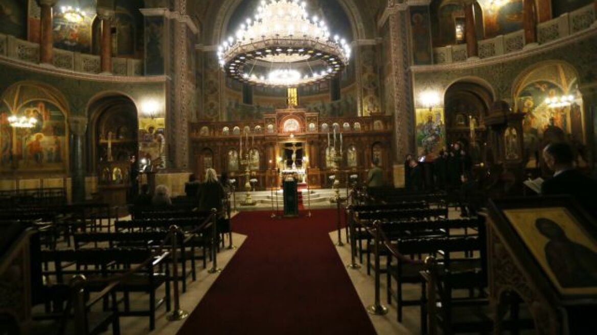 «Λουκέτο» σε ναό στο Βόλο για την παρουσία... μελλόνυμφων