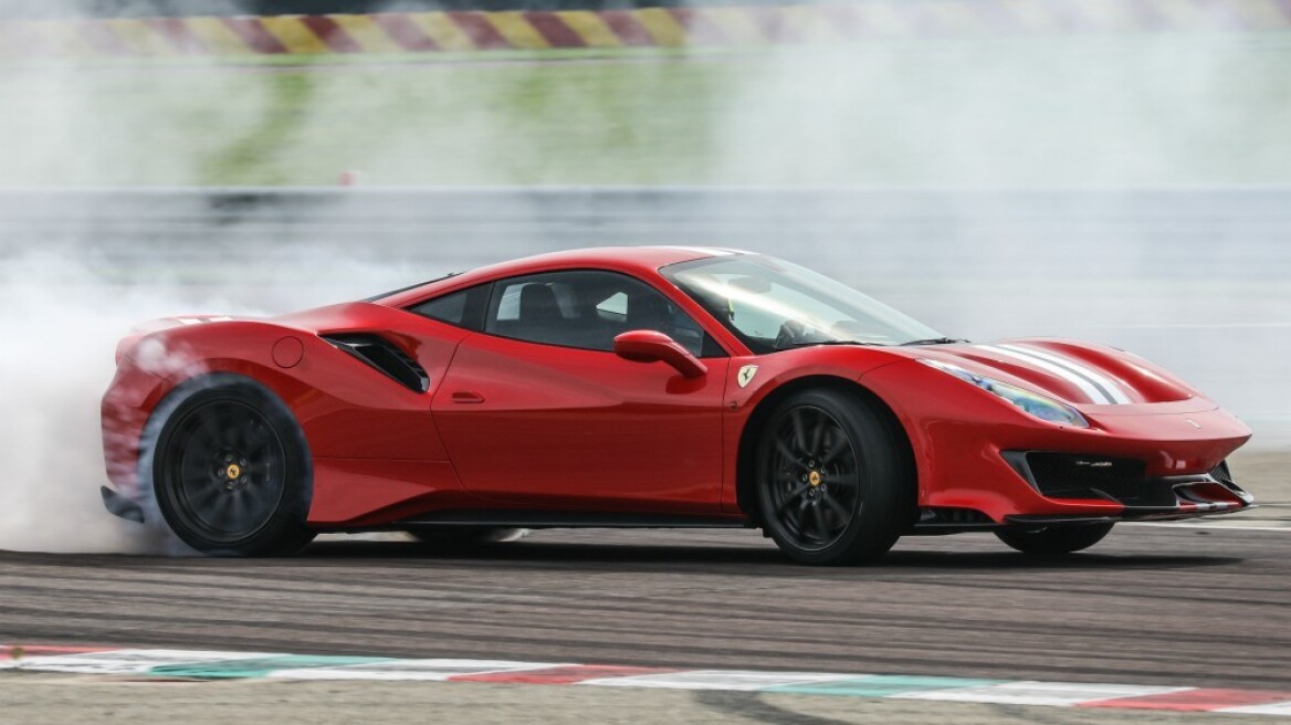 Πόσες χιλιάδες ευρώ βγάζει η Ferrari από κάθε αυτοκίνητο που πουλάει;
