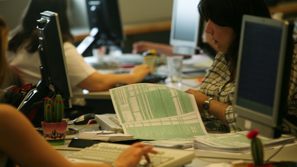 Σταϊκούρας: Ξεκινούν σήμερα οι φορολογικές δηλώσεις - Αύριο οι αποζημιώσεις για τα ενοίκια Απριλίου