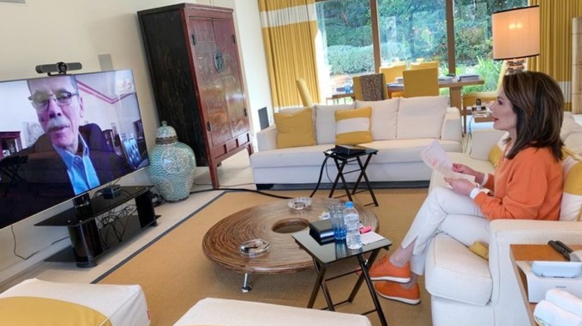 Η Γιάννα Αγγελοπούλου   στο twitter  απαντά στις ερωτήσεις των χρηστών