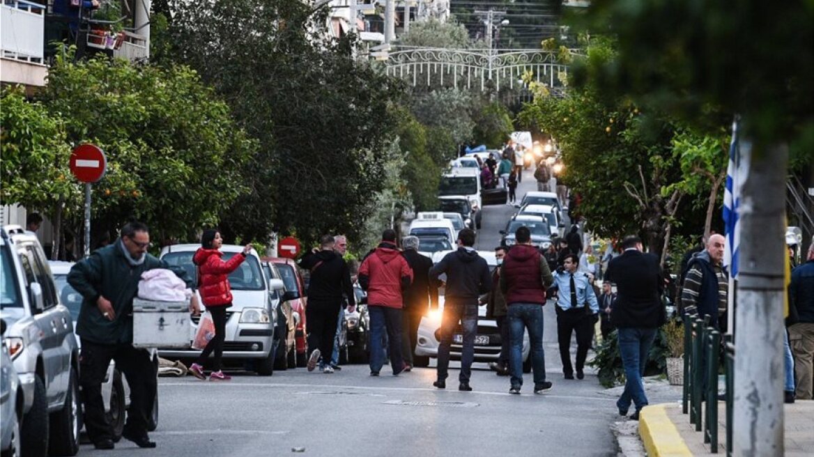 Κορυδαλλός: Συνελήφθησαν 13 άτομα που απαιτούσαν περιφορά Επιταφίου με επικεφαλής τον Παναγιώταρο