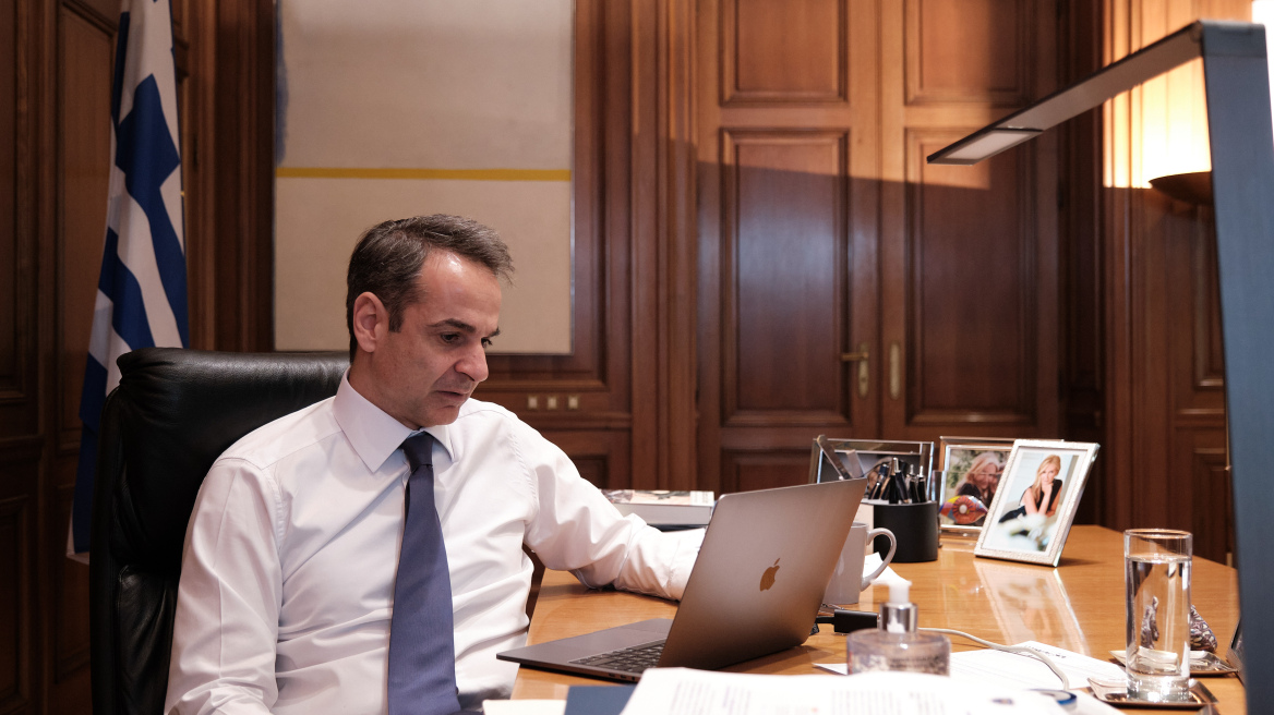 Κρίσιμο Σαββατοκύριακο στο Μαξίμου για την άρση των μέτρων 