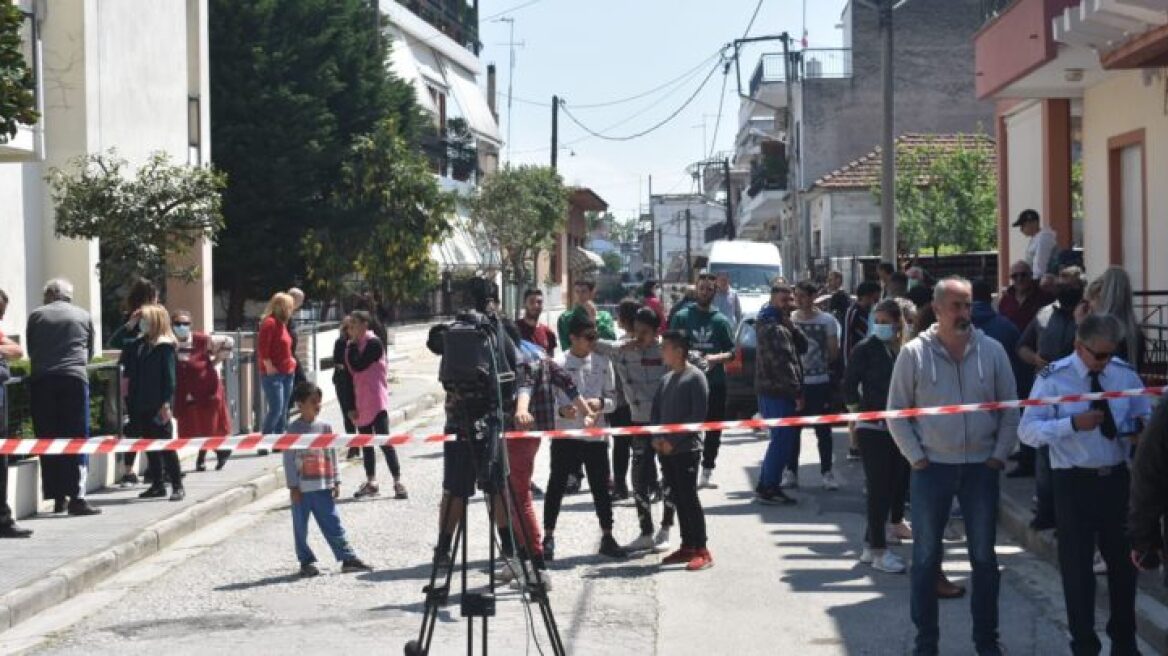 Λάρισα - Διαμαρτύρονται οι κάτοικοι της Νέας Σμύρνης: «Θα σπάσουμε την καραντίνα και σ' όποιον αρέσει!»