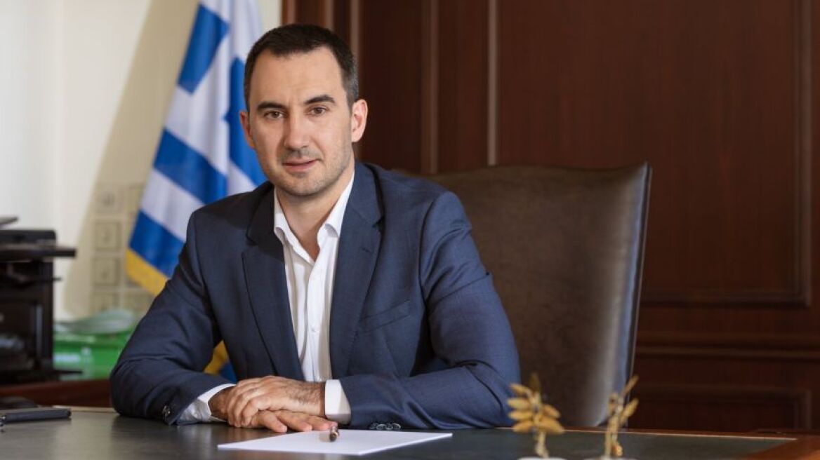 Χαρίτσης στο «Θέμα 104,6»: Η κυβέρνηση δεν διόρθωσε το λάθος με τα voucher, αφού ο Βρούτσης είναι ακόμα στη θέση του