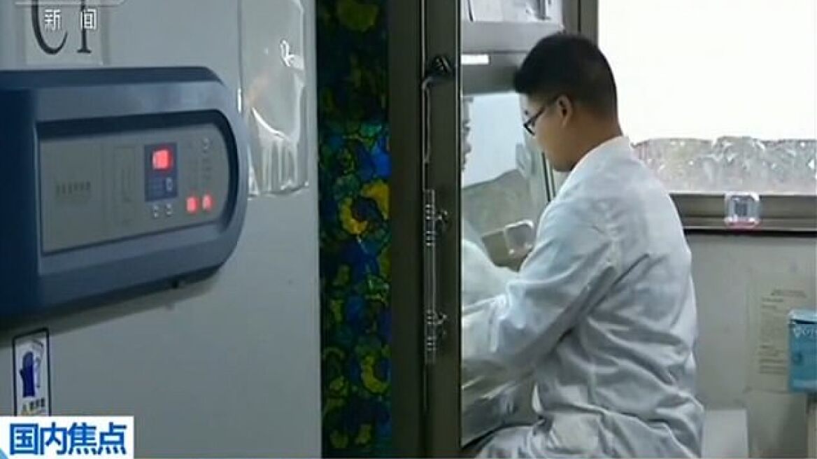 Κορωνοϊός - Κίνα: Βίντεο κρατικού καναλιού δείχνει επιστήμονες να ερευνούν «ιό από νυχτερίδες» το 2018