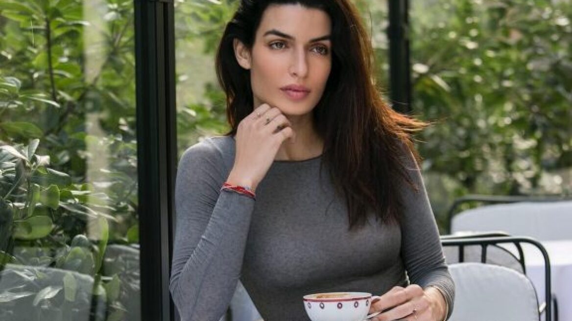 Τόνια Σωτηροπούλου: Pilates και yoga στο σαλόνι της 