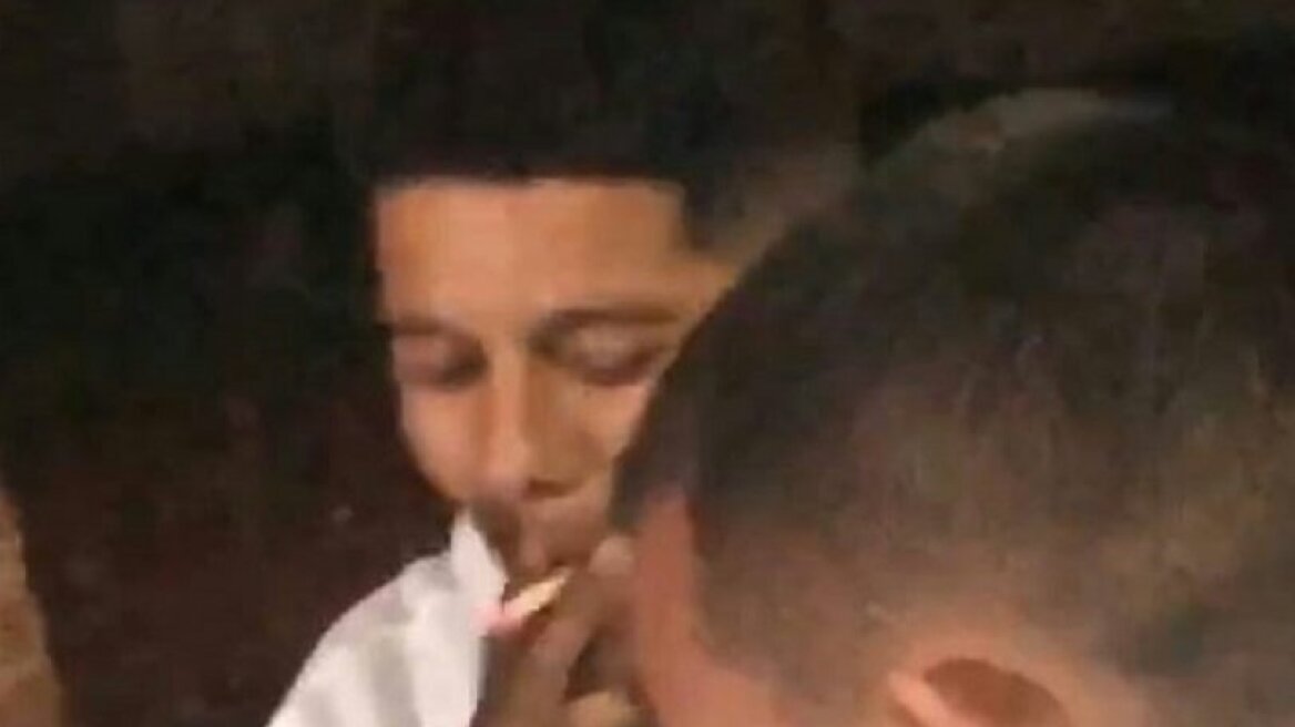 Με παρέα, πόκερ και τσιγάρο στο χέρι ο Ρόχο στην καραντίνα!