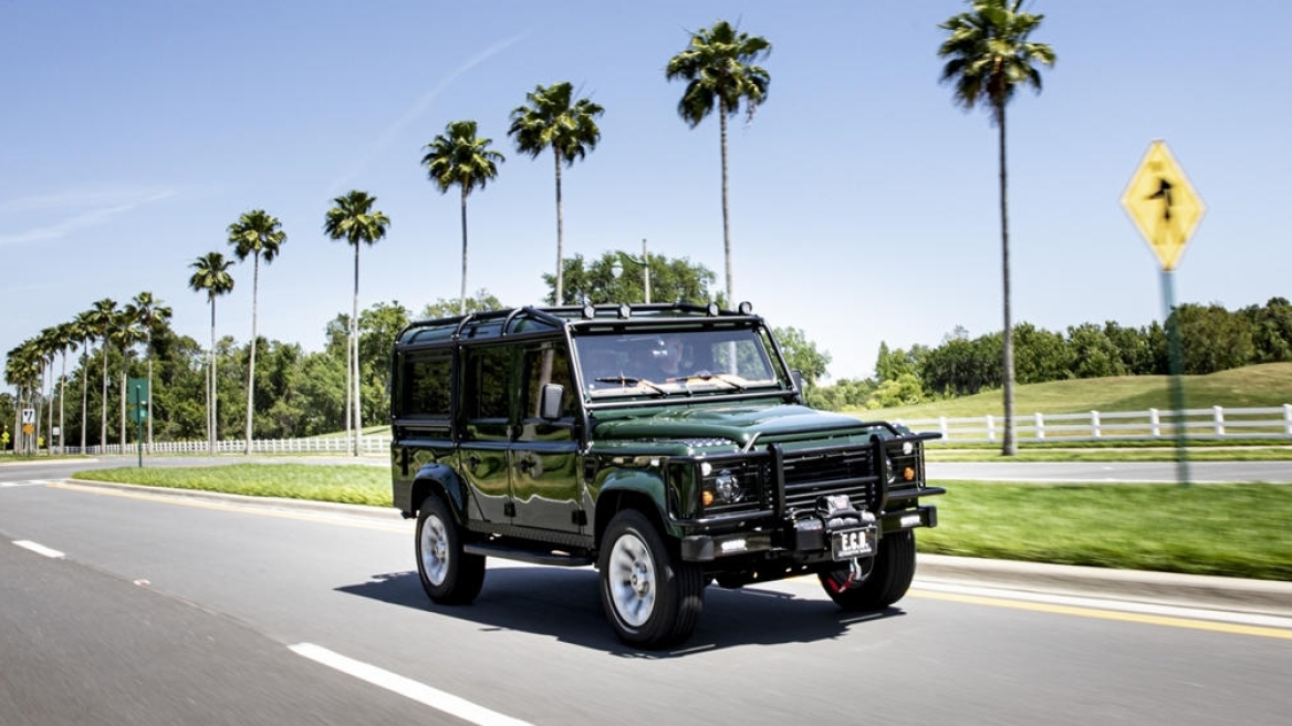 To Land Rover Defender συναντά την Tesla