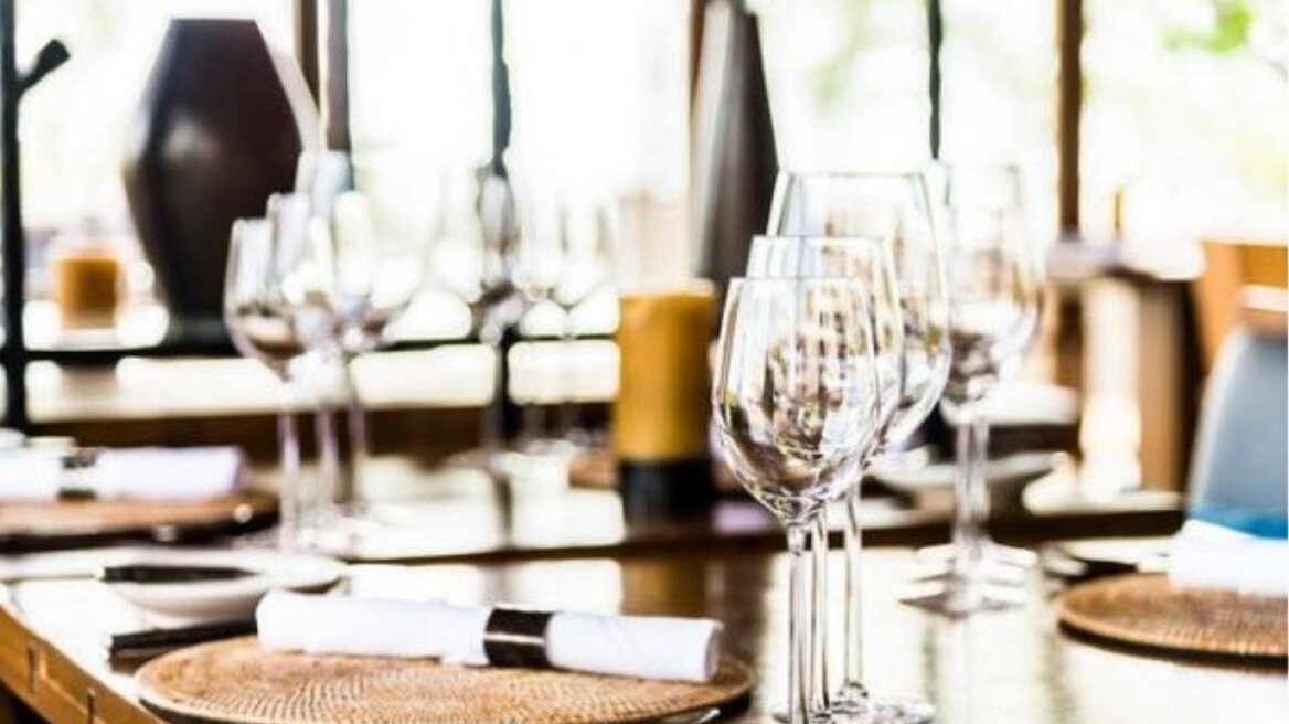 «Εσείς ρωτάτε, οι ειδικοί απαντούν»: Κομμωτήρια και μέτρα ασφαλείας – Τι θα γίνει με τα καταστήματα εστίασης 