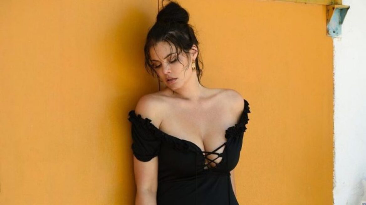 Η Μαρία Κορινθίου έπεσε θύμα κλοπής στην Πλάκα 