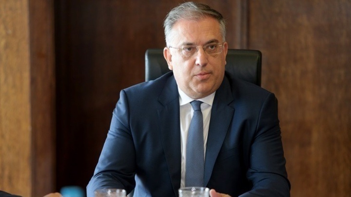 Θεοδωρικάκος: Θα εξεταστεί το ενδεχόμενο παράτασης της προθεσμίας για τα «ξεχασμένα» τετραγωνικά