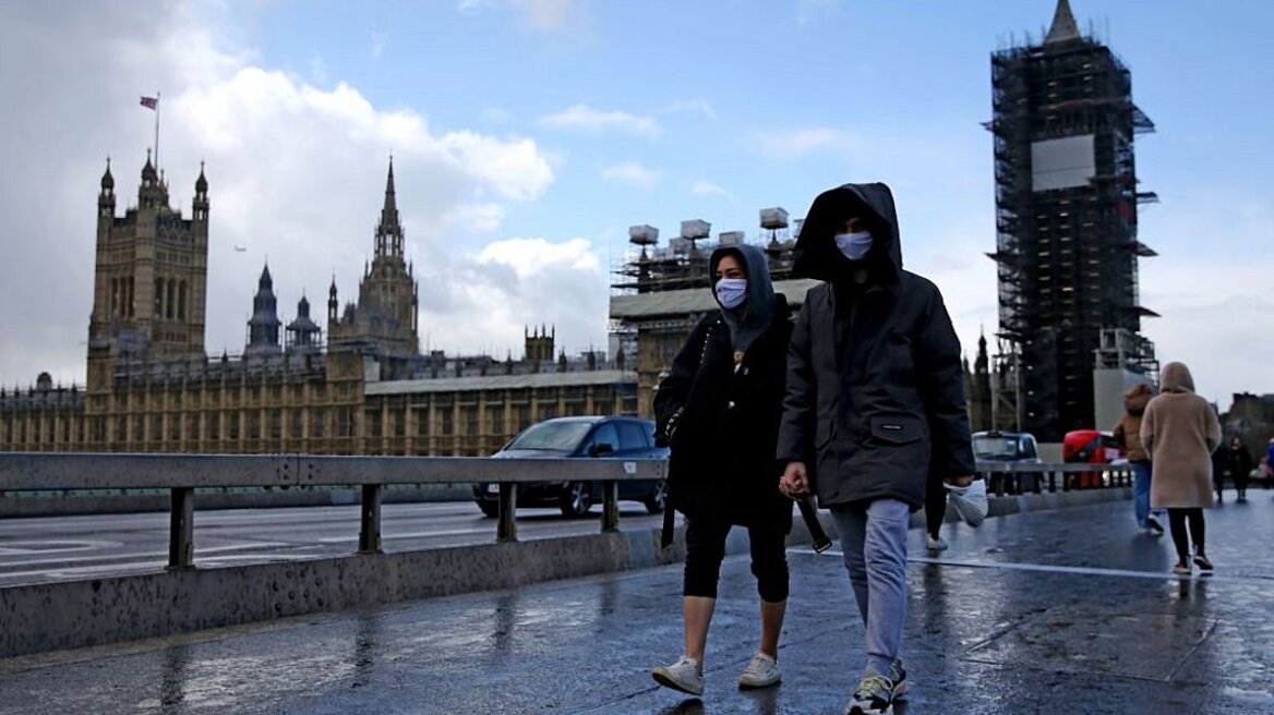 Κορωνοϊός στη Βρετανία: Άλλοι 210 νέοι θάνατοι - Στους 32.065 οι νεκροί