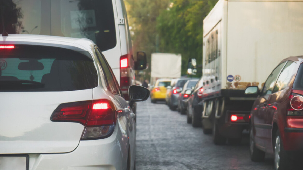 Κίνηση τώρα: Τροχαίο στο Δαφνί - Μεγάλο μποτιλιάρισμα  - Δείτε LIVE 