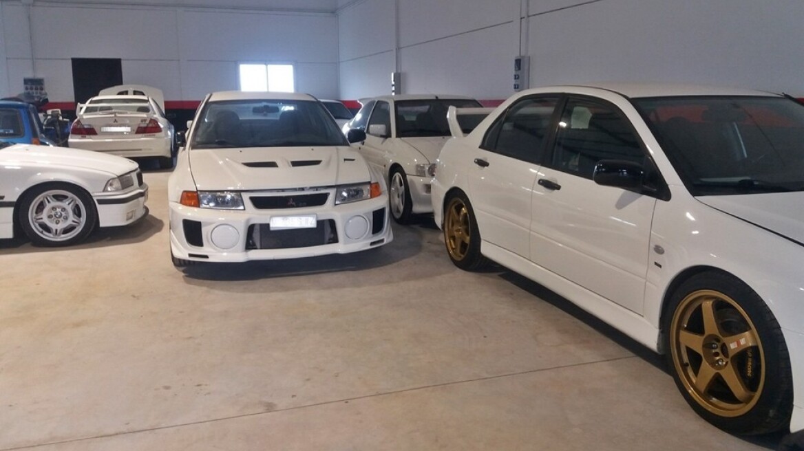 Απίστευτο: 26 κλεμμένα αυτοκίνητα - «διαμάντια» βρέθηκαν κατά λάθος!