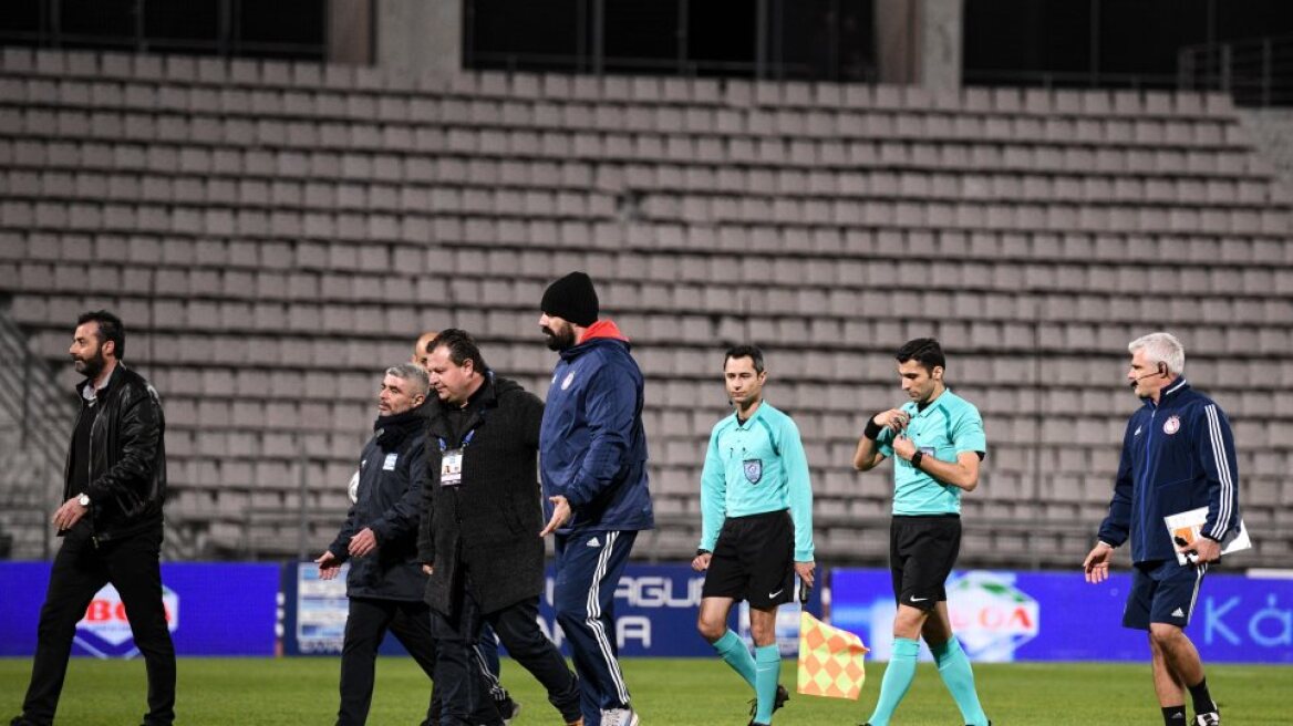 Διαιτητές Super League: Ενημέρωσαν την ΕΠΟ ότι δεν δέχονται μείωση, δεν έχουν καμία εκπαίδευση για την γραμμή του οφσάιντ