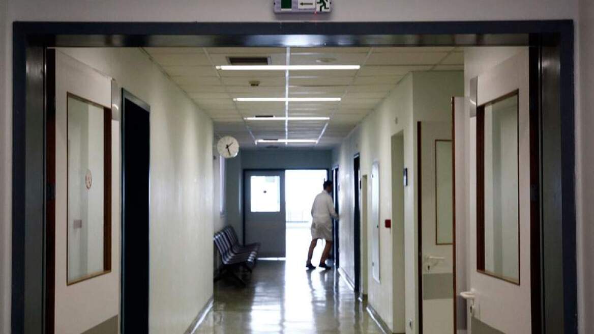 Με κορωνοϊό 52χρονη στη Θεσπρωτία - Σε καραντίνα το προσωπικό του νοσοκομείου Φιλιατών 