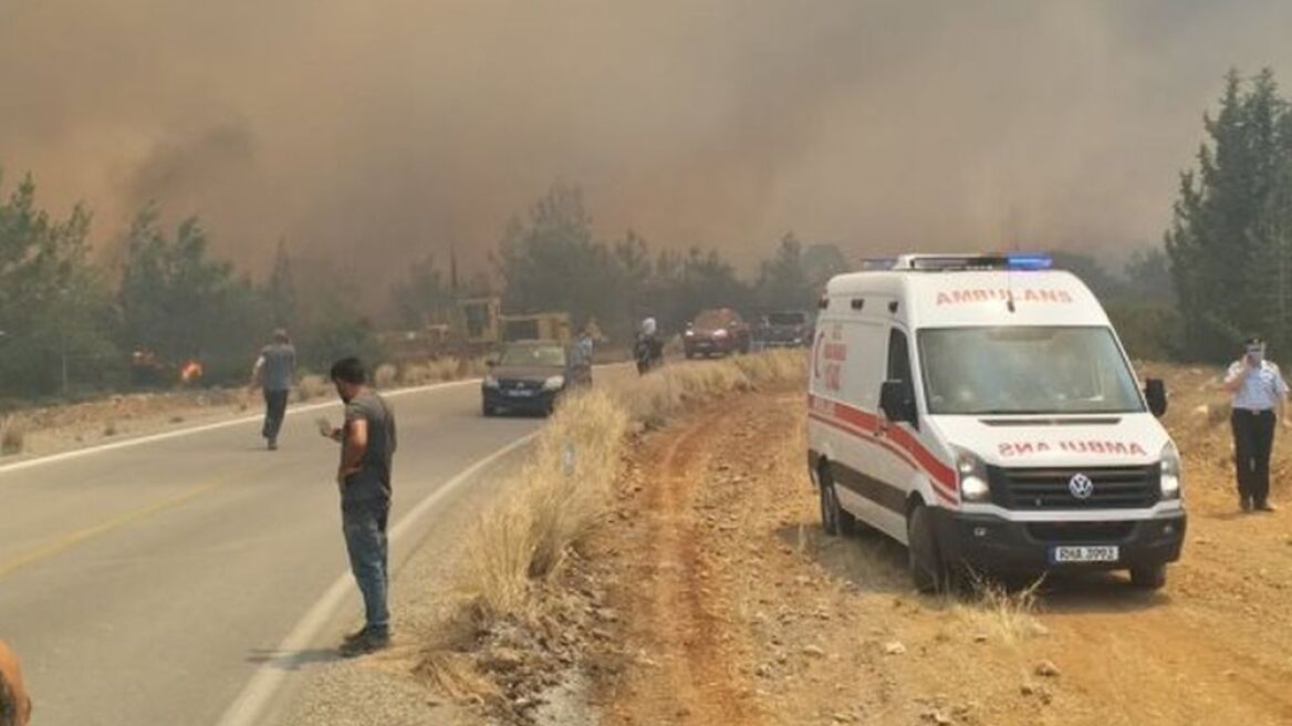 Πυρκαγιά στα Κατεχόμενα: O Ακιντζί εξασφάλισε τη βοήθεια της Κύπρου για την κατάσβεση
