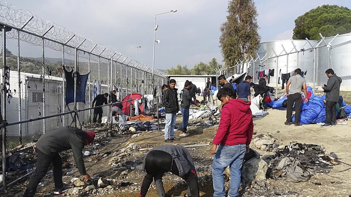 Yπουργείο Μετανάστευσης: Η περιφέρεια Βορείου Αιγαίου έχει ευθύνη για το «λουκέτο» στα εξωτερικά ιατρεία των ΚΥΤ