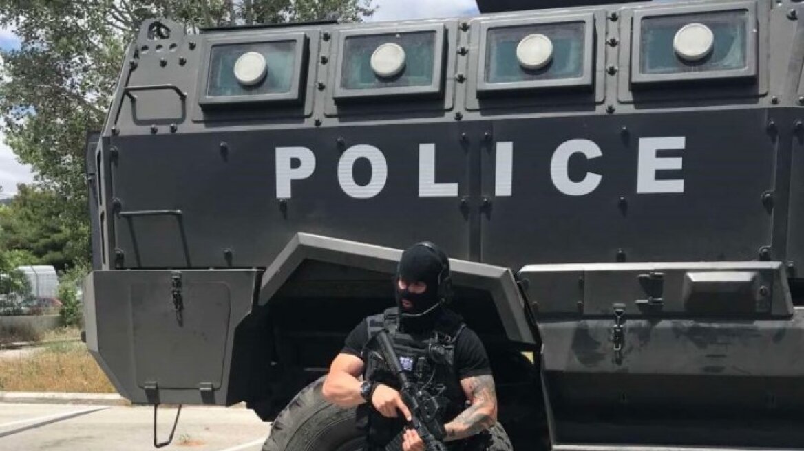 Με θωρακισμένα... θηρία Typhoon ενισχύθηκαν τα ΕΚΑΜ (pics)