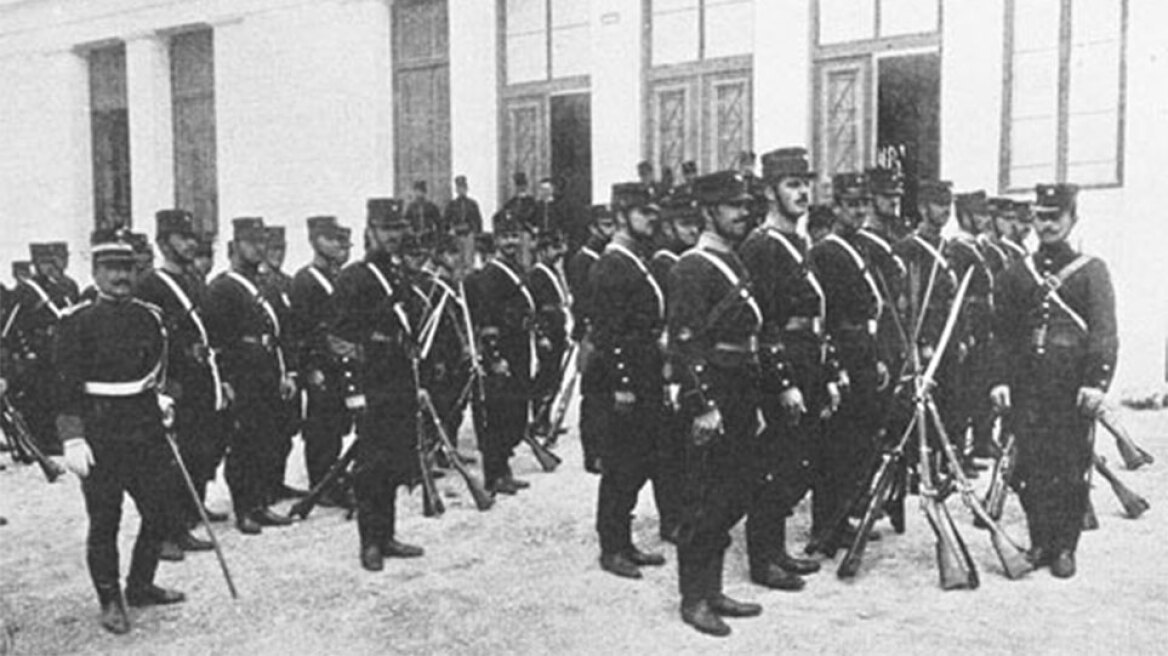 Το φυλακτό: Όταν τα Ελληνόπουλα δίνουν εξετάσεις!   