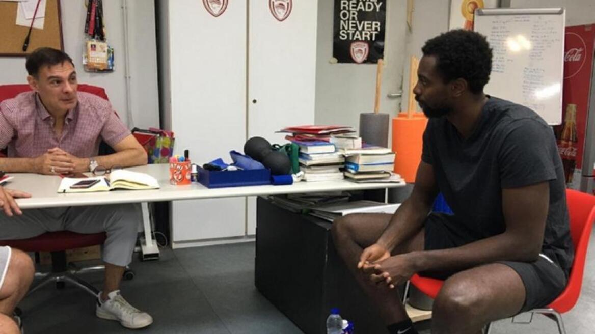 Ολυμπιακός: Συναντήθηκε με Μπαρτζώκα και Σπανούλη ο Ζαν – Σαρλ