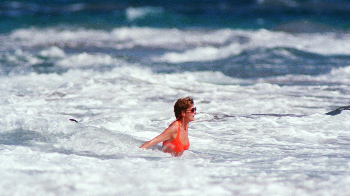 Οι ωραιότερες καλοκαιρινές εμφανίσεις της πριγκίπισσας Diana