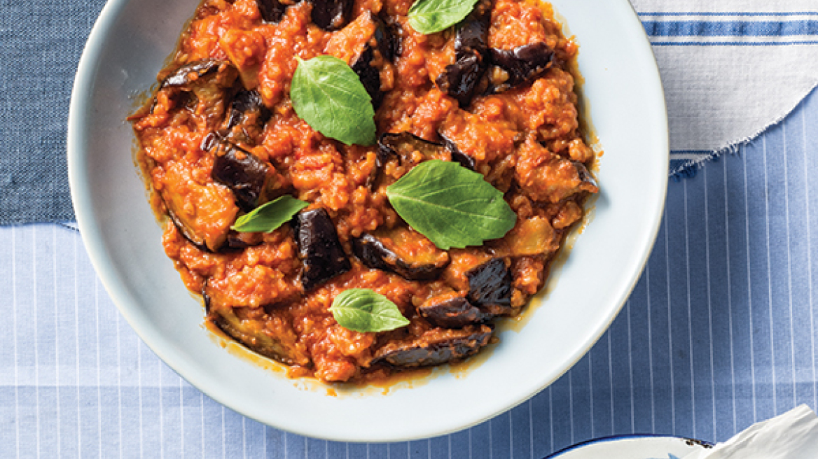 Ξινόχοντρος με μελιτζάνες, ανθότυρο και βασιλικό