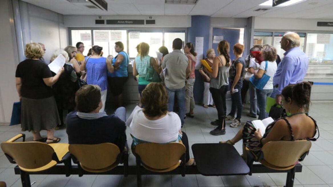 Τα λάθη-παγίδες στις βεβαιώσεις αποδοχών που «φουσκώνουν» τον φόρο