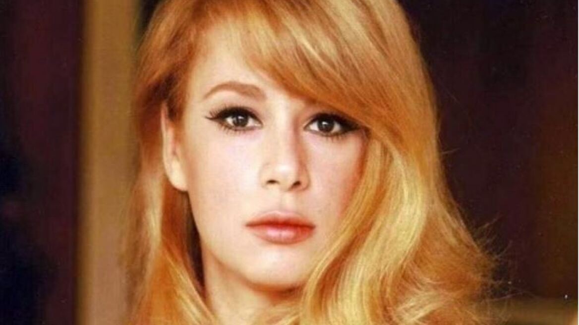 Αλίκη Βουγιουκλάκη - «Ήμασταν σε ένα γάμο και ήρθε μια κοπέλα και της τράβηξε τα μαλλιά να δει αν είναι δικά της»