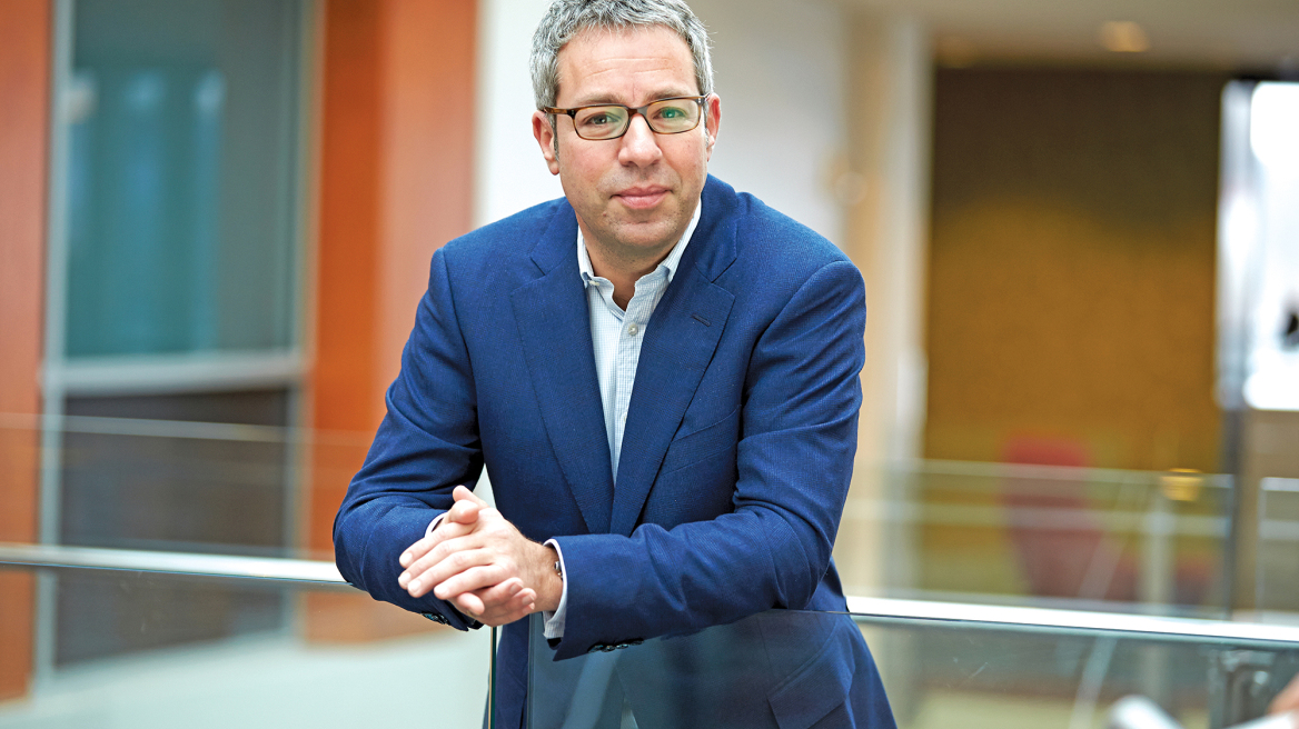 Μενέλαος Πάγκαλος: Ένας «Sir» από την Χίο πίσω από το εμβόλιο για τον κορωνοϊό