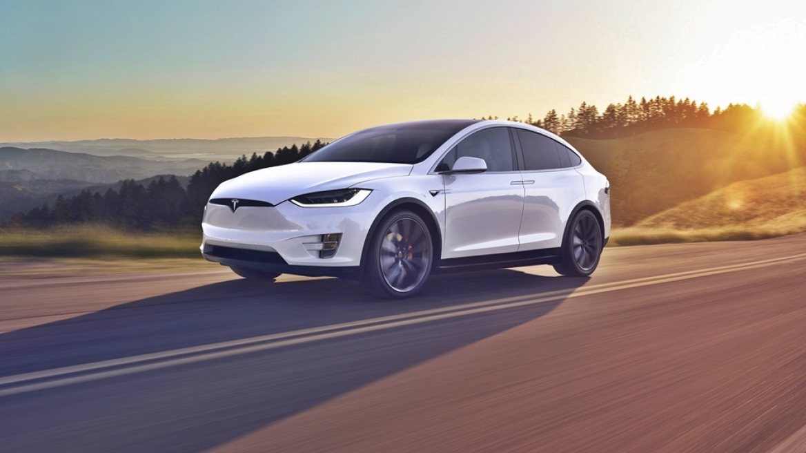 Έρχονται αναβαθμίσεις για τα Model S και X της Tesla