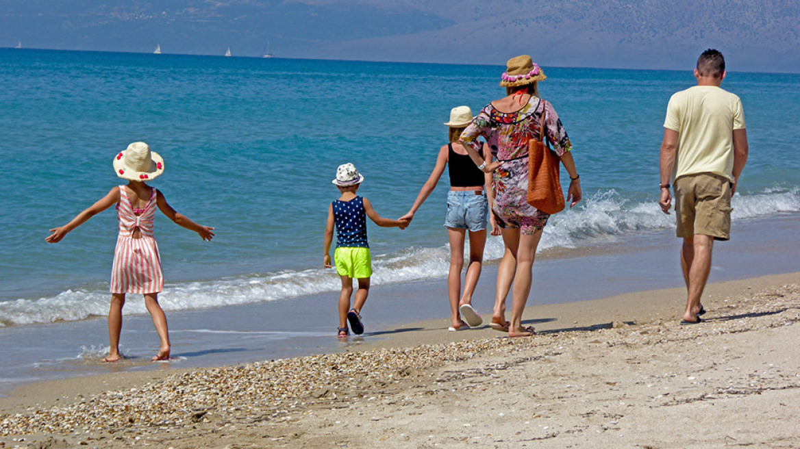 Καιρός: Συνθήκες καύσωνα με «40αρια» και σήμερα - Έρχονται καταιγίδες μετά το μεσημέρι