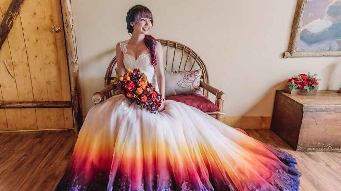 Τα νυφικά «Φωτιά» της Taylor Ann Linko έγιναν viral στο διαδίκτυο