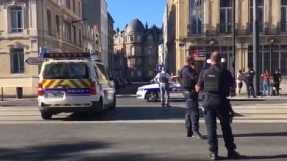 Γαλλία: Παραδόθηκε ο ένοπλος στη Χάβρη - Σώοι όλοι οι όμηροι
