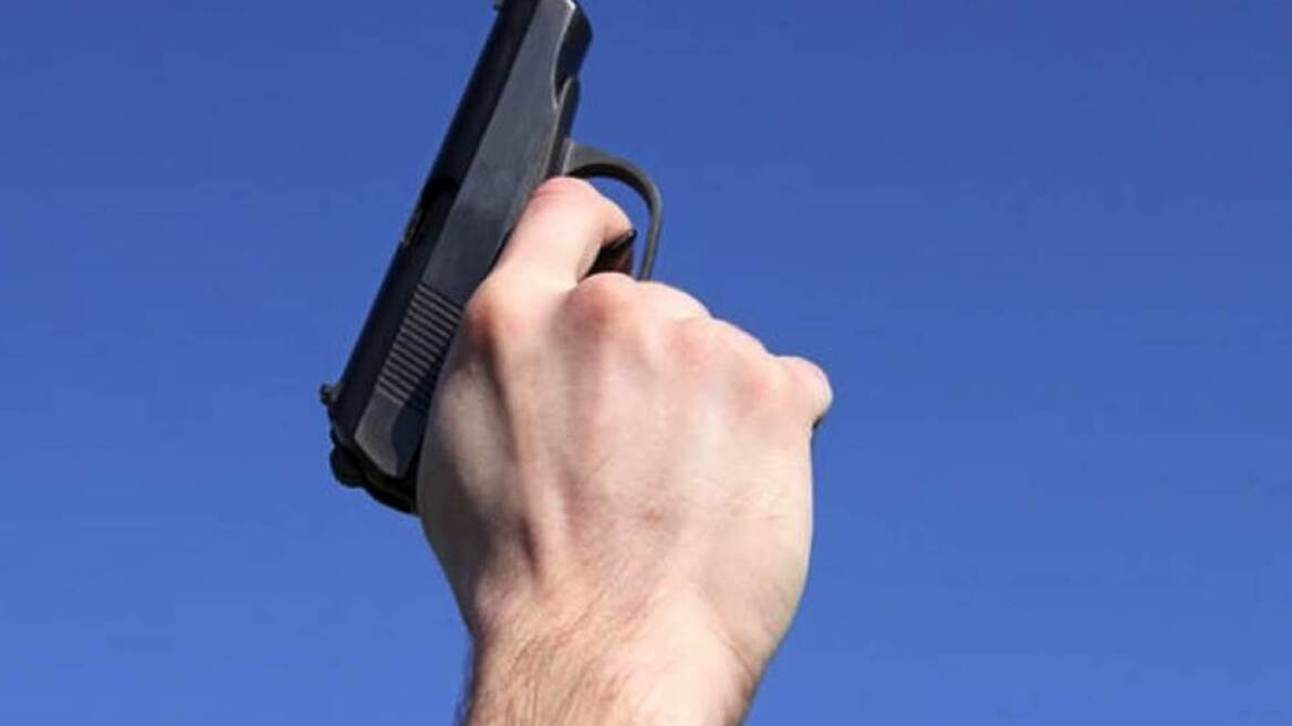 Φθιώτιδα: Αστυνομικός πυροβόλησε επειδή τον ενοχλούσε ο θόρυβος!