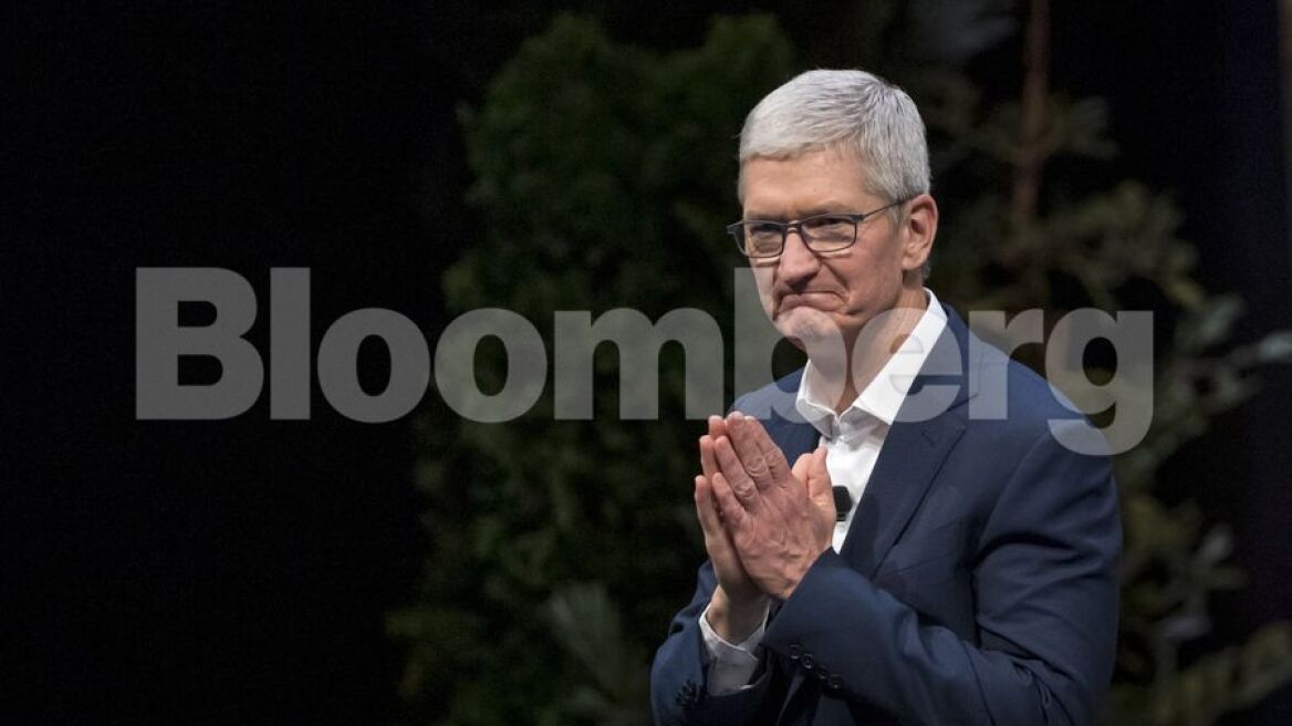 Στο κλειστό κλαμπ των δισεκατομμυριούχων ο Τιμ Κουκ της Apple