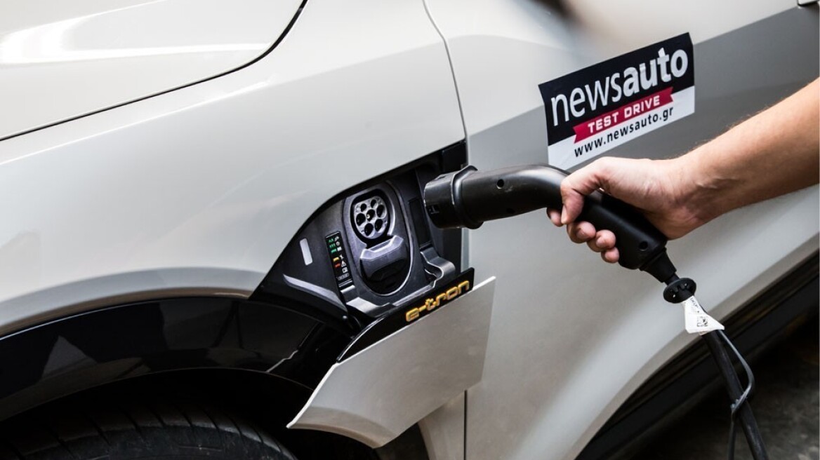 Επιδότηση ηλεκτρικών αυτοκινήτων: Τι ρωτούν οι Έλληνες; 