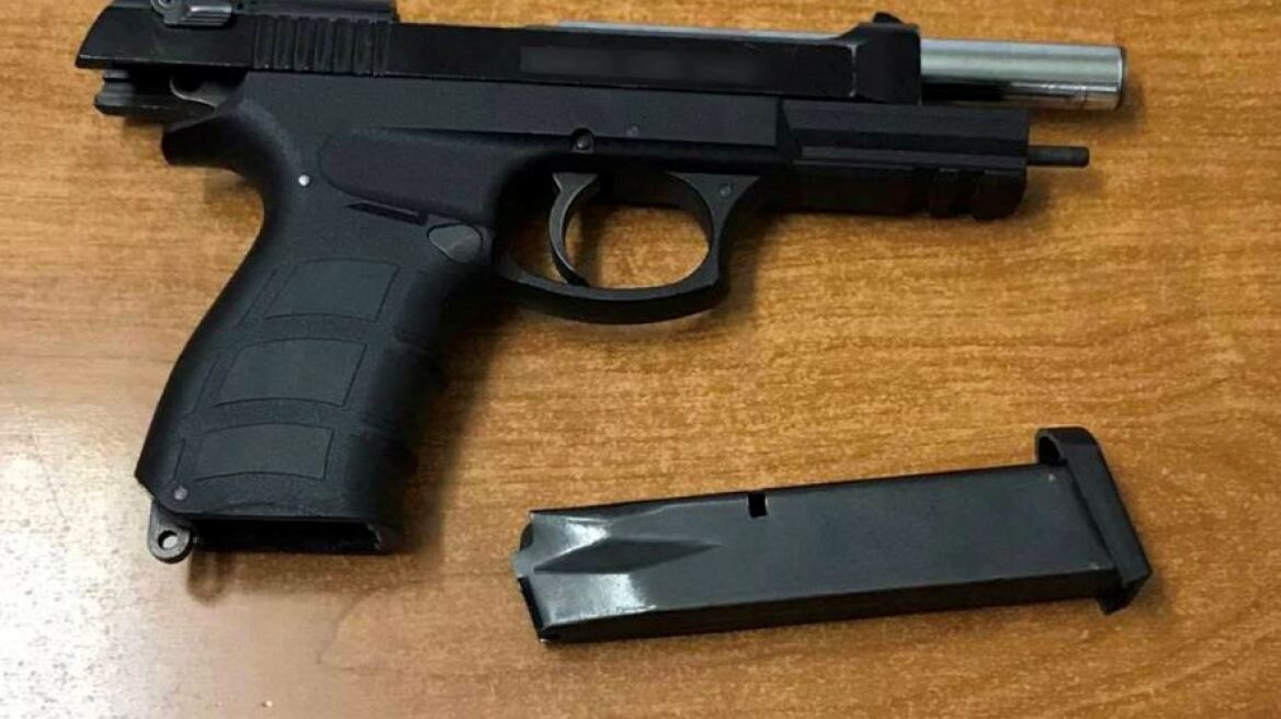 Αλεξανδρούπολη: Πήγε στον μουσουλμανικό γάμο με... όπλο