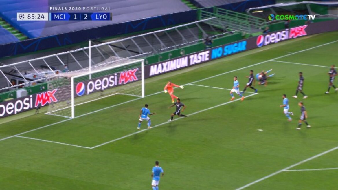 Βίντεο: Δείτε την απίστευτη χαμένη ευκαιρία του Στέρλινγκ που οδήγησε την Σίτι στον αποκλεισμό