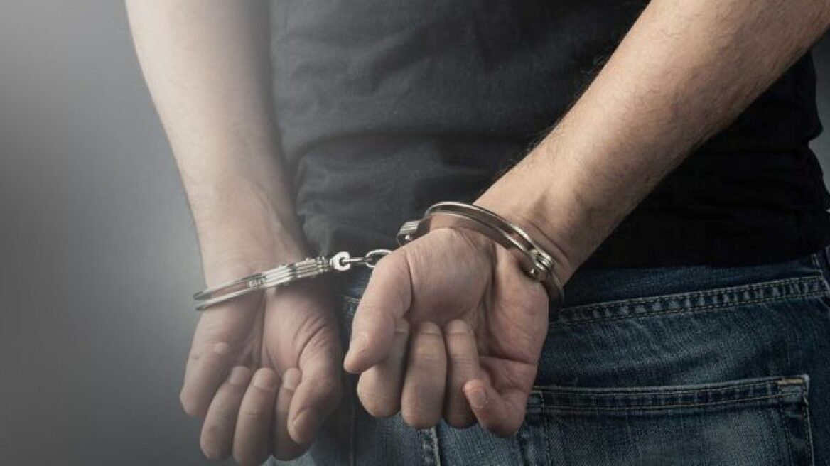 Σάμος: Μετανάστες... πείνασαν και διέρρηξαν την αποθήκη σούπερ μάρκετ!