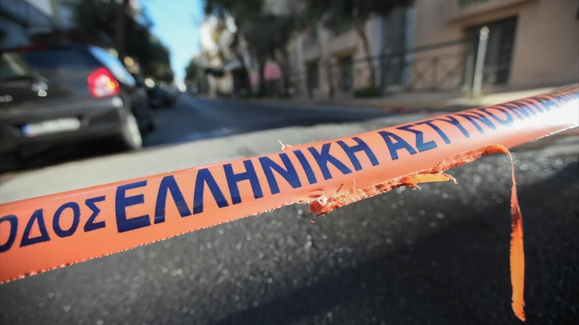 Κοζάνη: «Ξάφρισε» κοσμήματα αξίας 155.000 ευρώ από σπίτι ηλικιωμένης