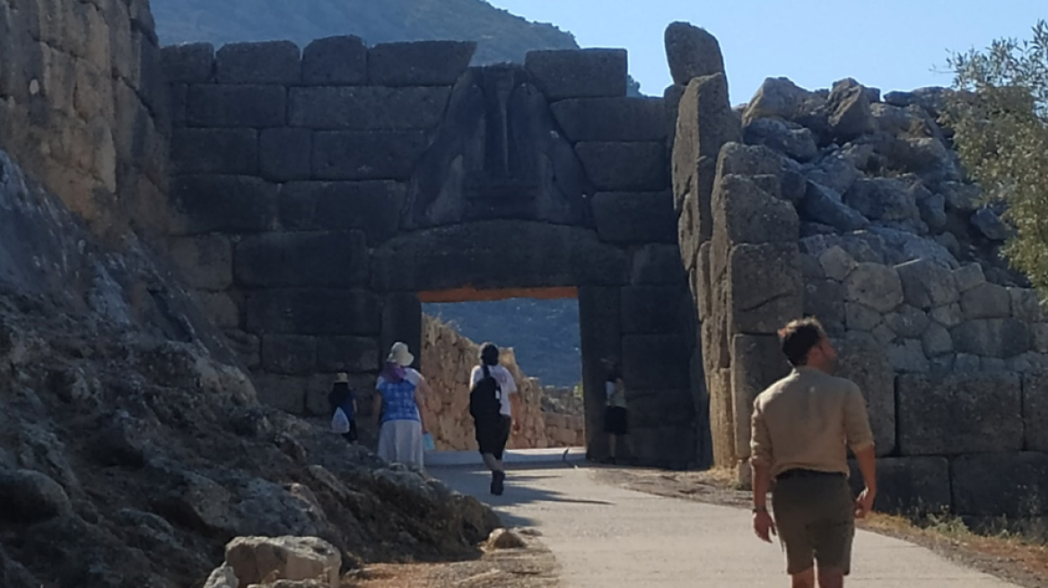 Μυκήνες: Άνοιξαν για τους επισκέπτες - Μικρές και διαχειρίσιμες οι φθορές, δηλώνουν οι ειδικοί 