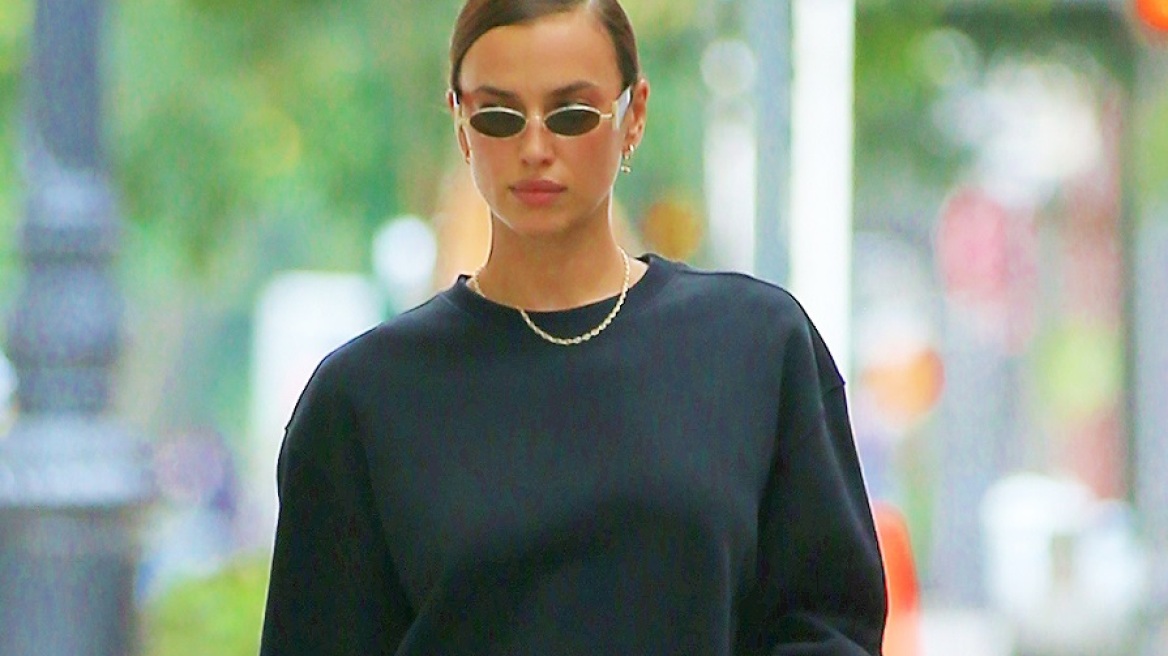 Η Irina Shayk με «καυτό» σορτς στους δρόμους της Νέας Υόρκης