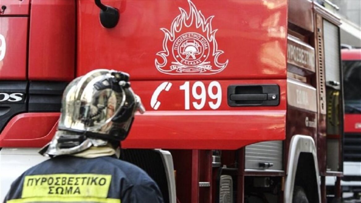 Επιχειρήσεις κατάσβεσης σε πλήρη εξέλιξη.