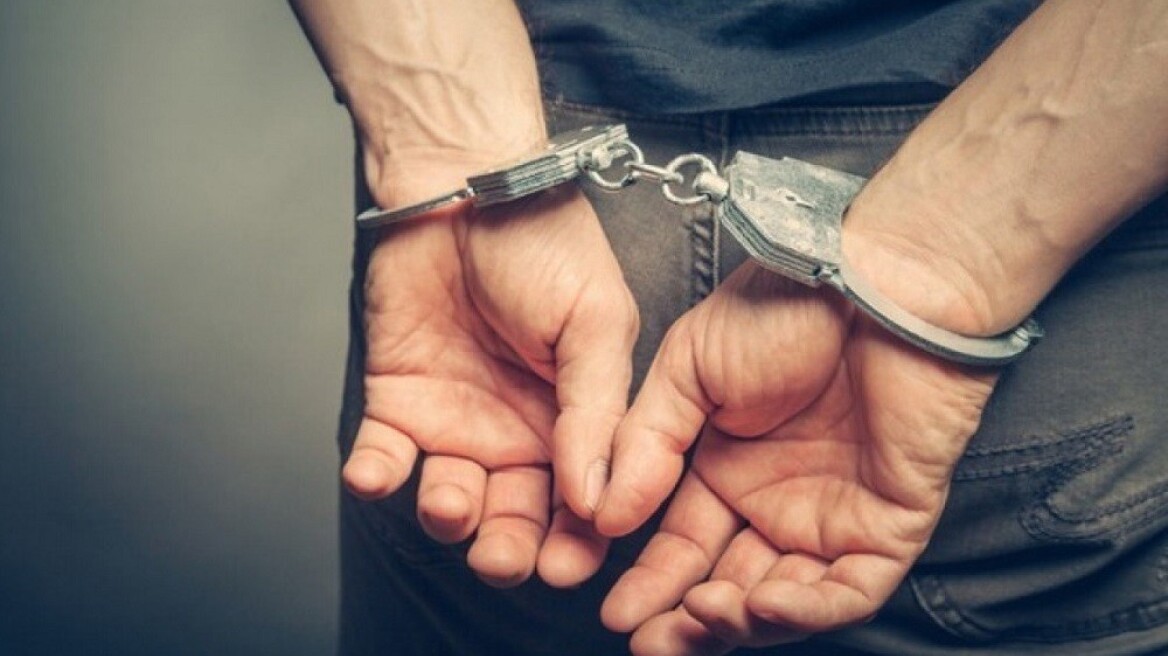 Έπαιρναν διπλώματα χωρίς εξετάσεις
